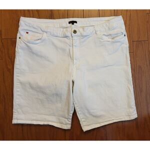 Women’s Sofia Vergara White 5 Pocket Bermuda Shorts SIze 18